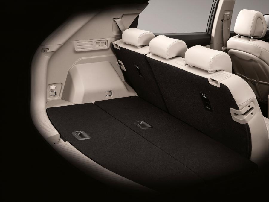 Интерьер SsangYong Korando (C300) 2019 года  (KR) (фото 3 из 40)